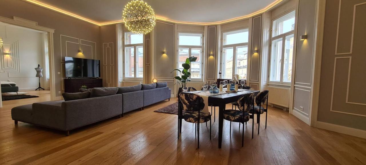 Walking Street Luxurious Huge Apartment Budapest Exteriör bild